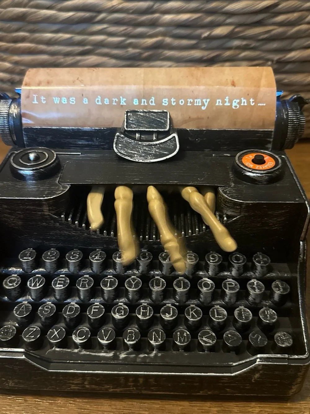 Vintage-Style Black Desktop Typewriter Décor